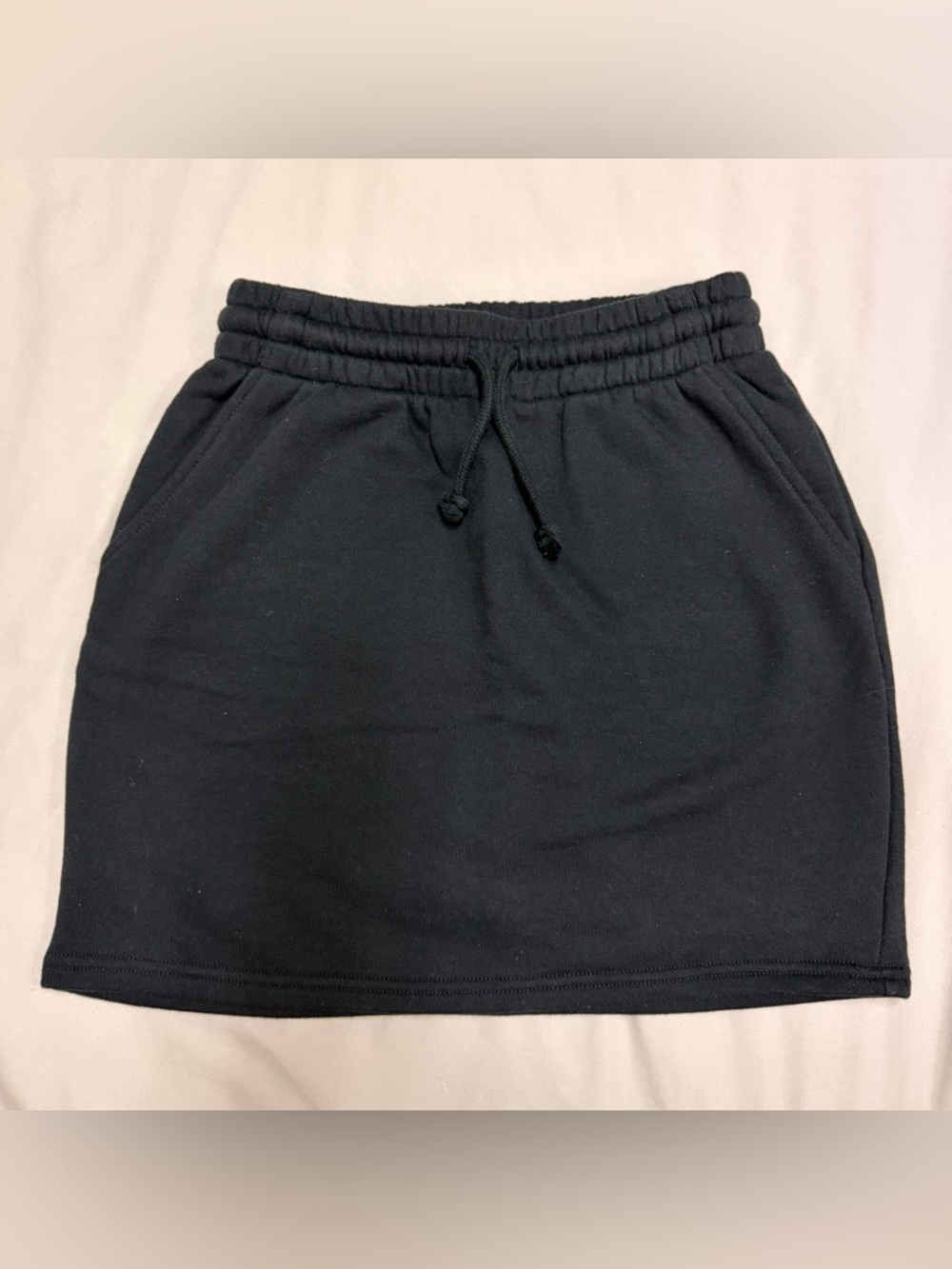 2/$40 🌺 Aritzia TNA Mini Skirt